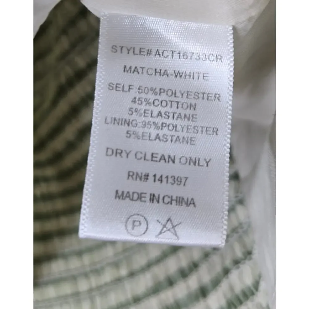 ASTR The Label Daydreamer Women's Puff Sleeve Smocked Top XS.